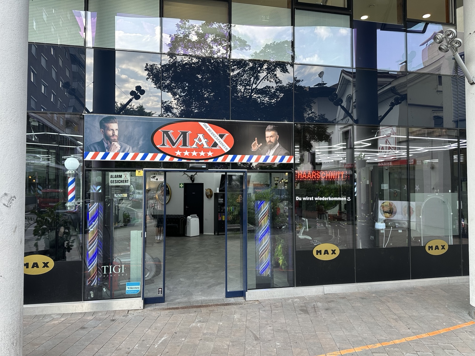 Außenansicht von MAX Herrenfriseur in der Bahnhofstraße 8 in Wörgl